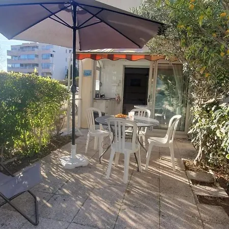 With Terrace Near The Sea * Saint-Mandrier-sur-Mer