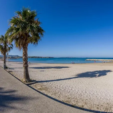 With Terrace Near The Sea شقة سانت-ماندرييه-سور-مير