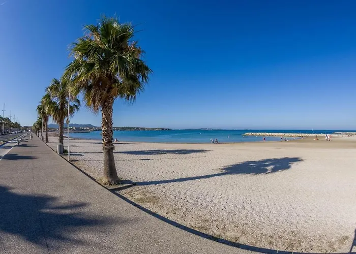 With Terrace Near The Sea شقة سانت-ماندرييه-سور-مير